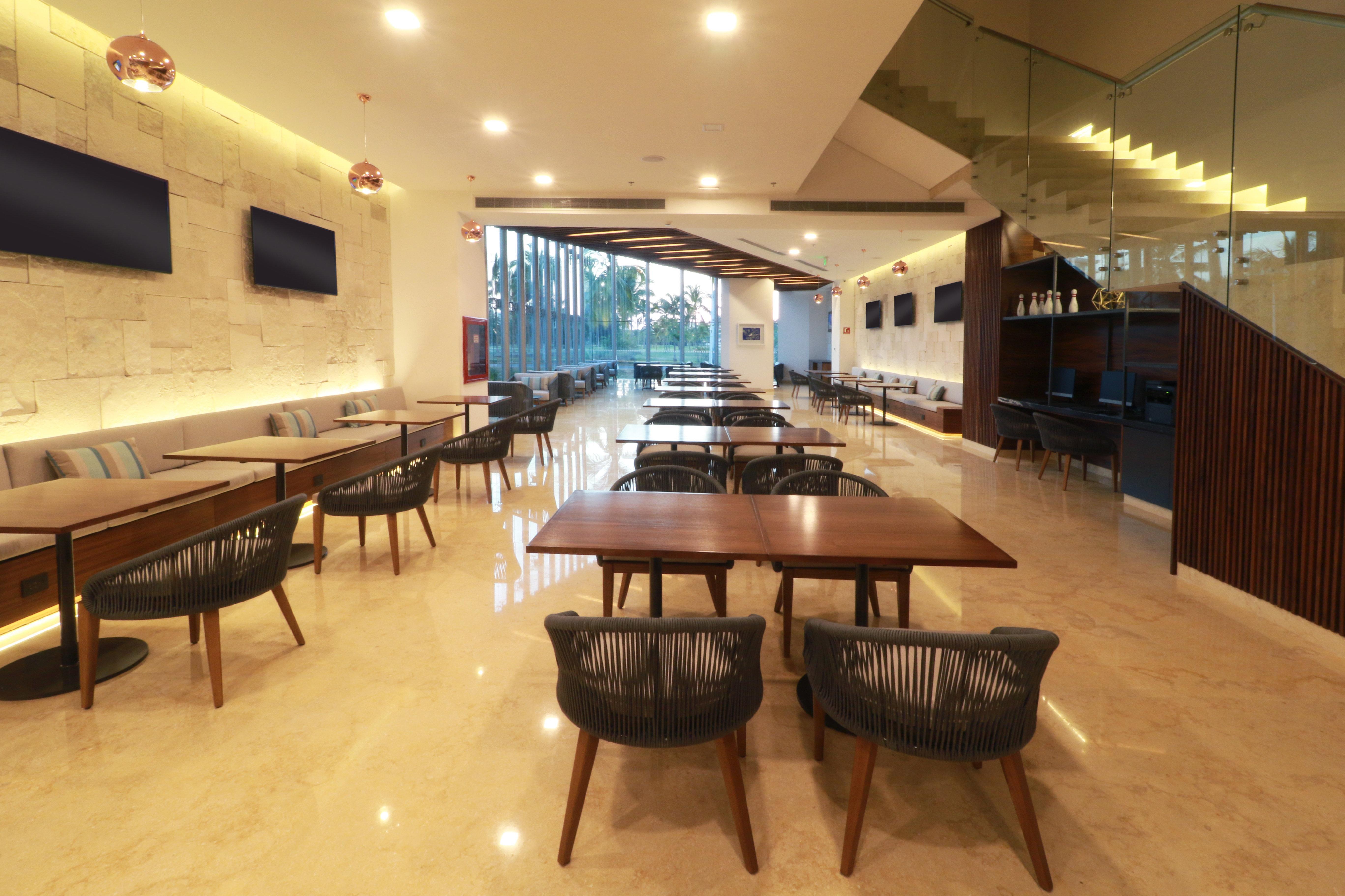 Holiday Inn & Suites - Puerto Vallarta Marina & Golf By Ihg Esterno foto