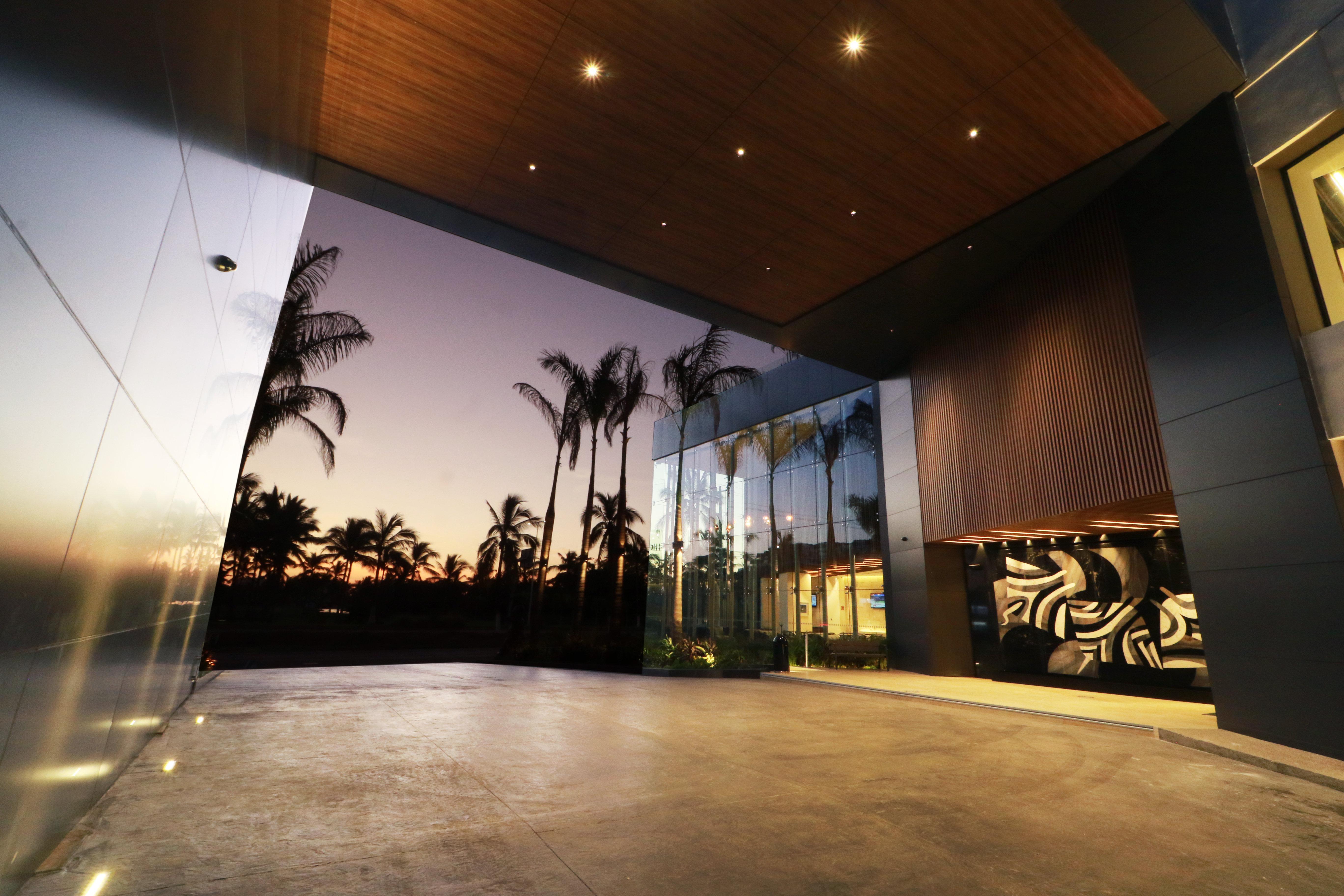 Holiday Inn & Suites - Puerto Vallarta Marina & Golf By Ihg Esterno foto